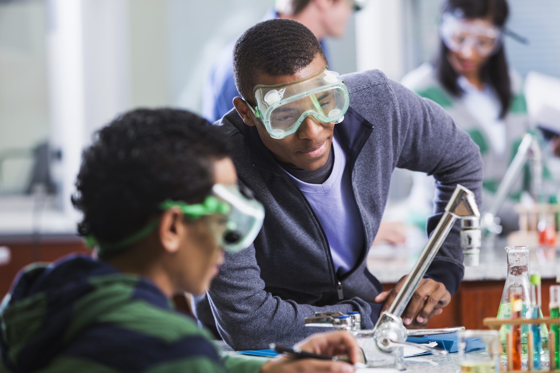 Women's History Month 2021 Week III: A Reading and Comprehension Worksheet on Marie Curie and Radium